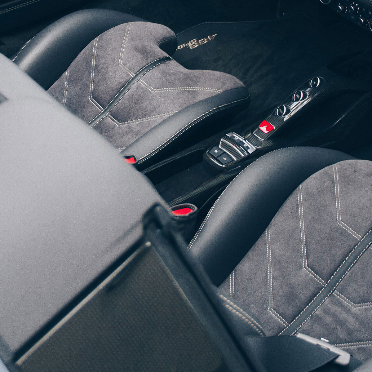 Alcantara-reconditioning-auto-hoofddorp-the-lab-nederland