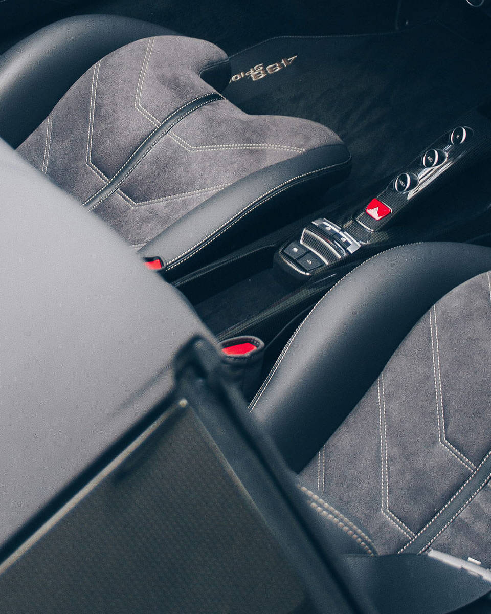 Alcantara-reconditioning-auto-hoofddorp-the-lab-nederland